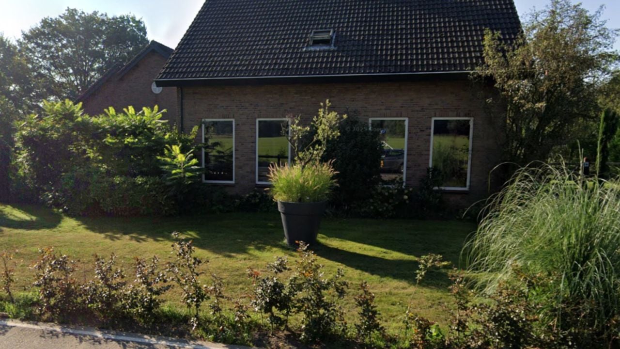 De bloempot in betere tijden (foto: Google Maps).