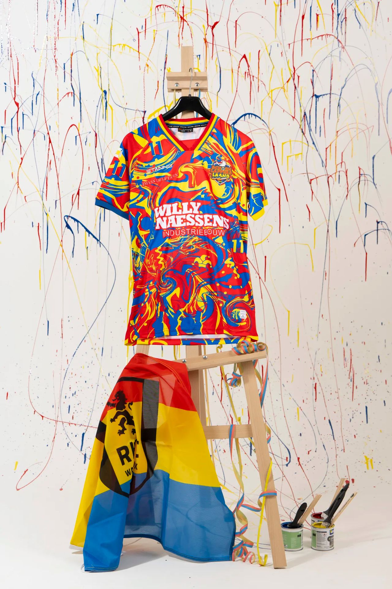 De in het oog springende outfit wordt binnenkort door RKC gedragen tijdens de thuiswedstrijd tegen Roda JC (foto: RKC Waalwijk).