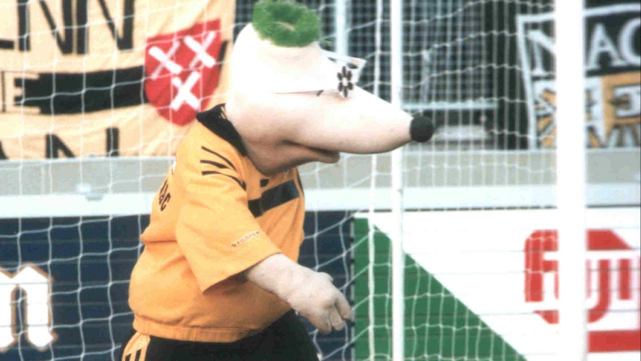 Mascotte Harrie NAC (foto: NAC Museum).