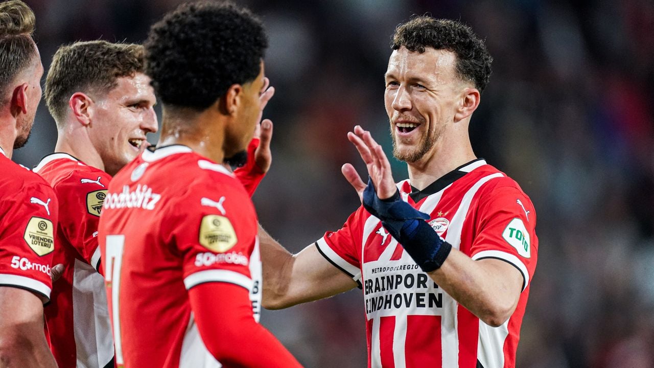 Ivan Perišic scoorde drie keer namens PSV tegen Fortuna Sittard (foto: Orange Pictures)