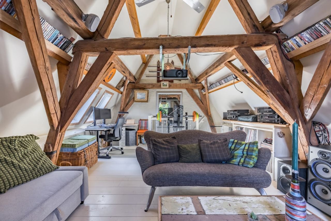 De loungekamer (foto: Hans Janssen Makelaars Grave).