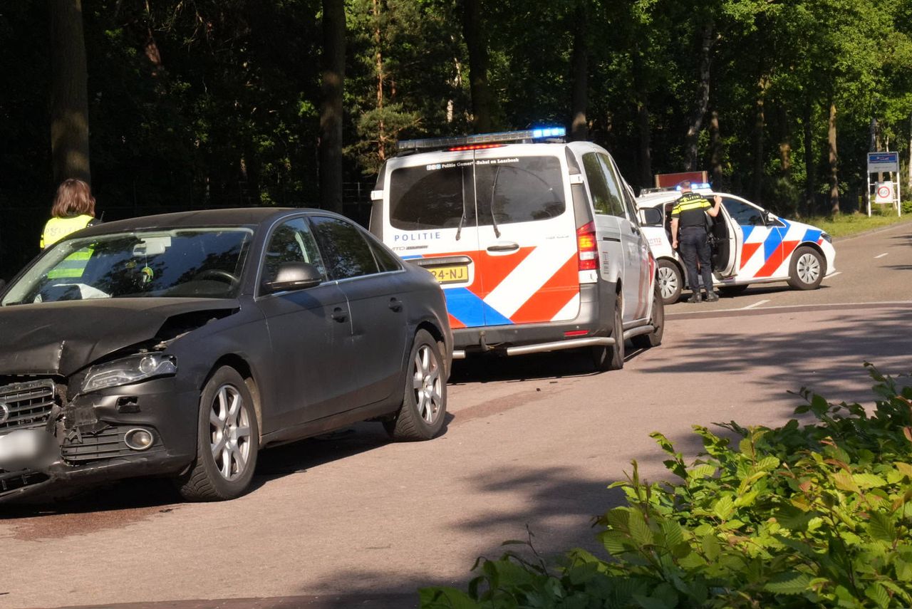 De politie was snel ter plaatse (foto: Harrie Grijseels/Persbureau Heitink).
