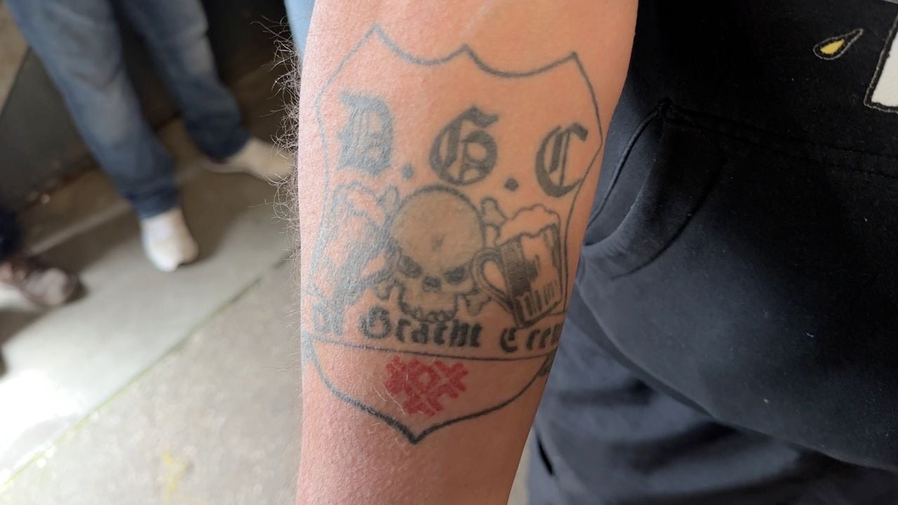 De tattoo van Mario van De Gracht Crew (foto: Omroep Brabant).