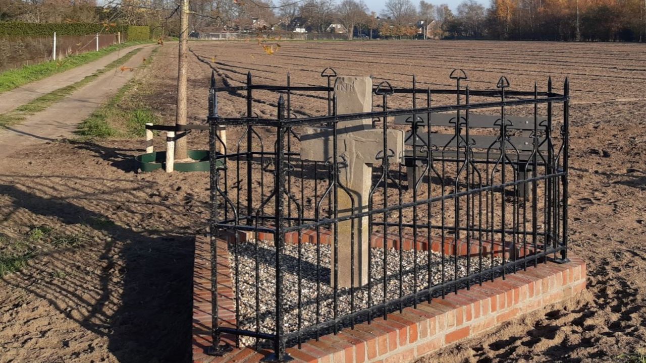 Het hagelkruis nadat het was gerestaureerd (foto: Zandenbouw).