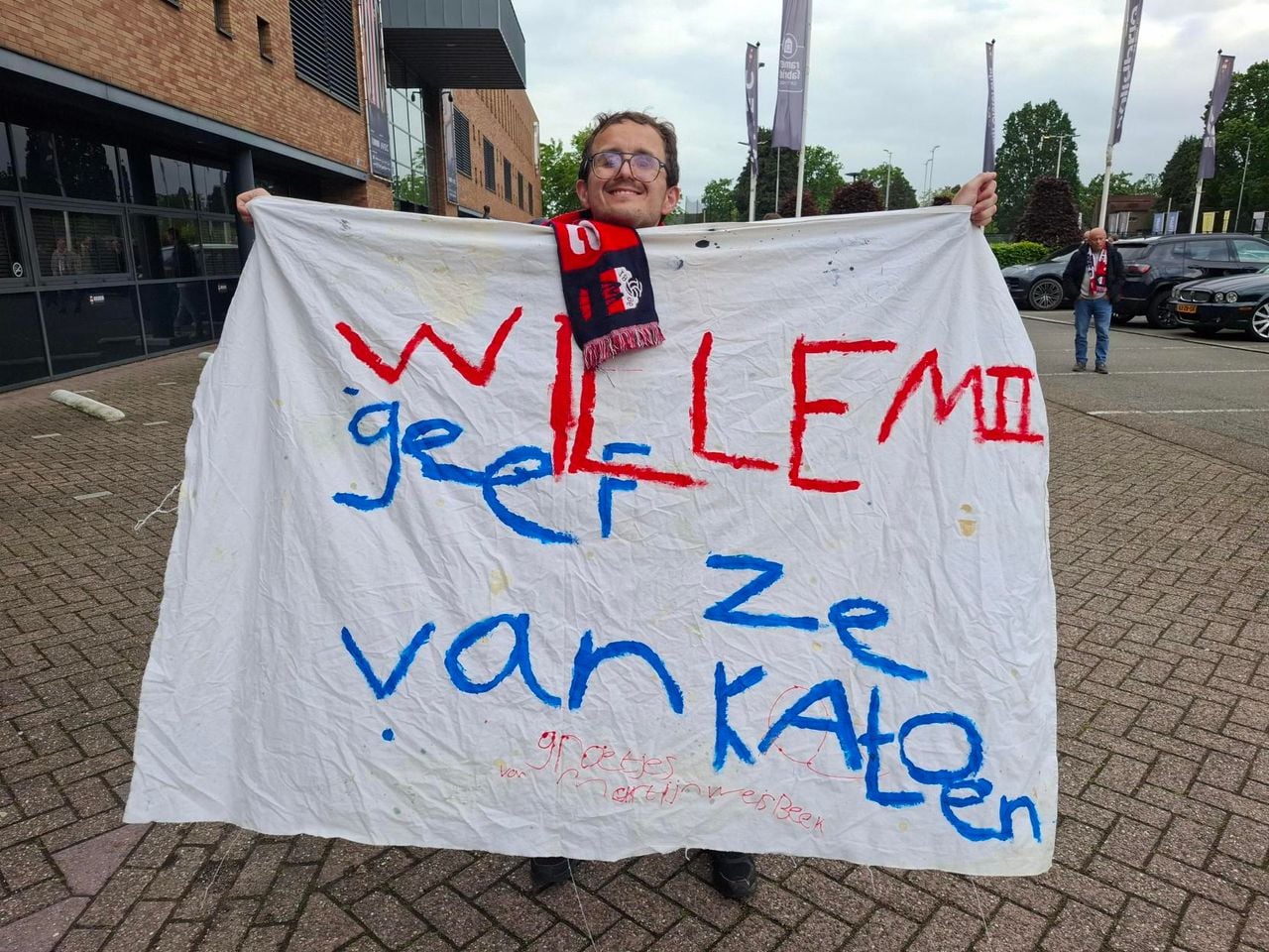 Supporter Martijn denkt dat Willem II met 4-0 gaat winnen (foto: Leon Voskamp).