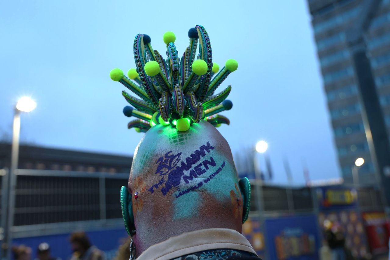 Ook de achterkant van het hoofd is geschminkt (foto: Lobke Kapteijns).