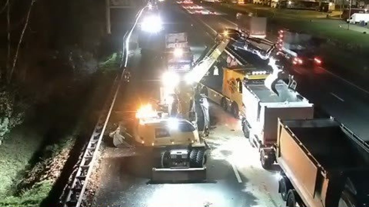 De opruimwerkzaamheden zijn in volle gang (foto: Rijkswaterstaat).