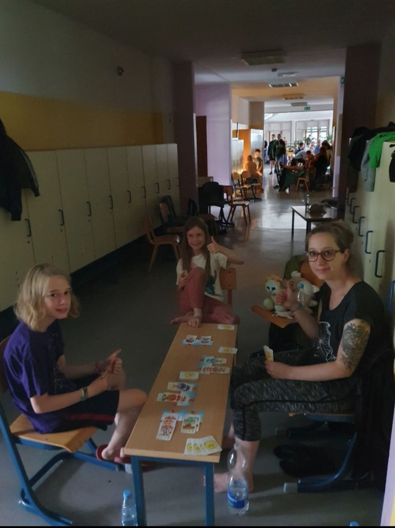 Tijdverdrijf in het schooltje (privéfoto).