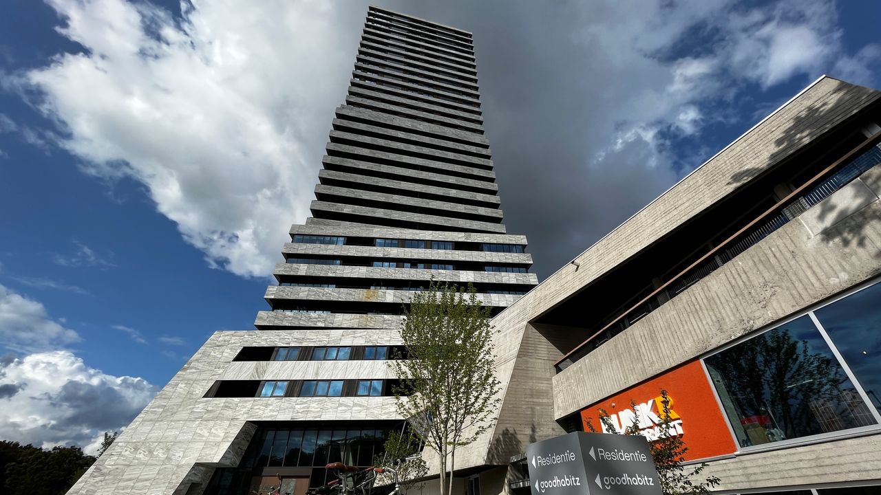Het restaurant zit in e Bunkertoren in Eindhoven (foto: Rogier van Son).