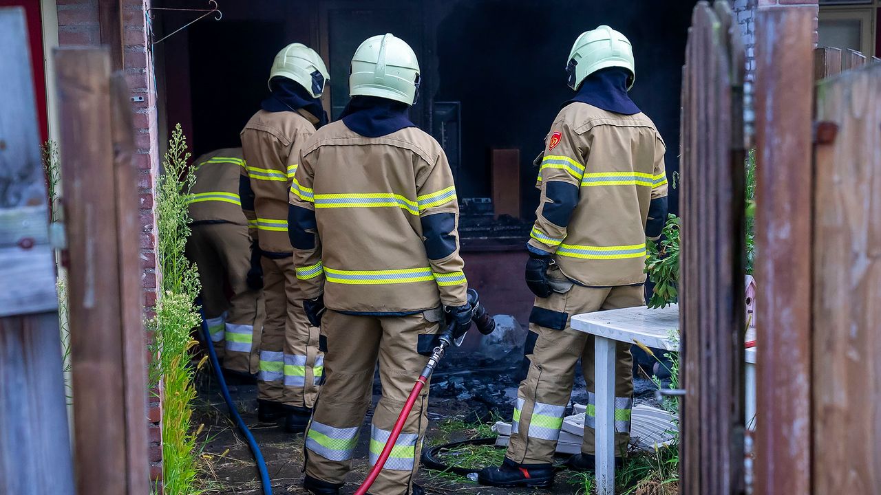 De brand in Oss veroorzaakte behoorlijk wat schade (foto: SQ Vision).