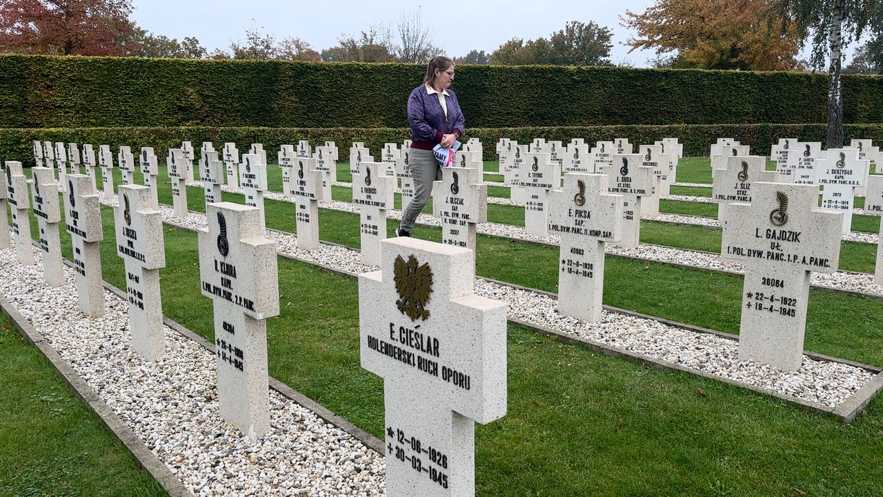 Wendy Dujardin op het Poolse ereveld in Breda (foto: Ronald Sträter).