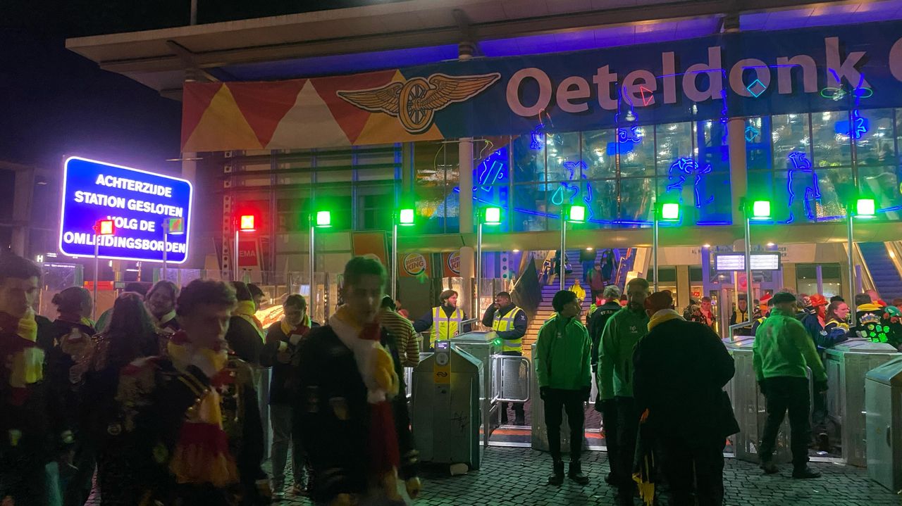 Het is druk op het station in Den Bosch (foto: Floortje Steigenga).