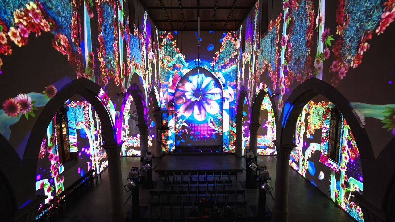 Lichtkunstwerk ‘Spiritus’ in de Sint-Odulphuskerk in Best (afbeelding: Ocubo).