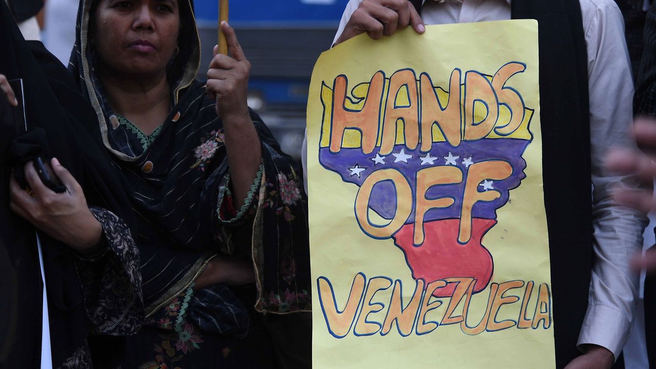 Demonstranten in de Pakistaanse stad Karachi - EPA