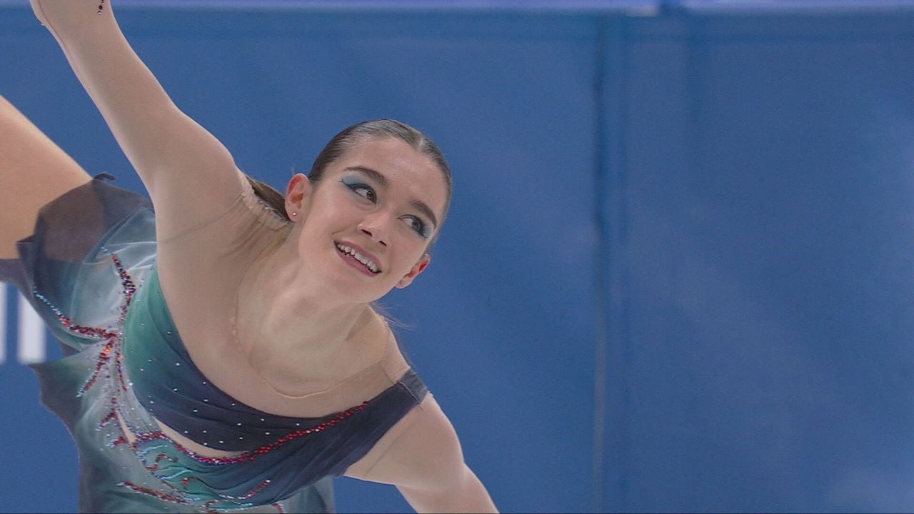 Lara Naki Gutmann tijdens haar vrije kür op de tonen van 'Jaws' - NOS