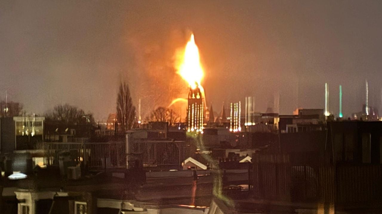 De brand in de Vondelkerk - Tom Laarhoven/NOS