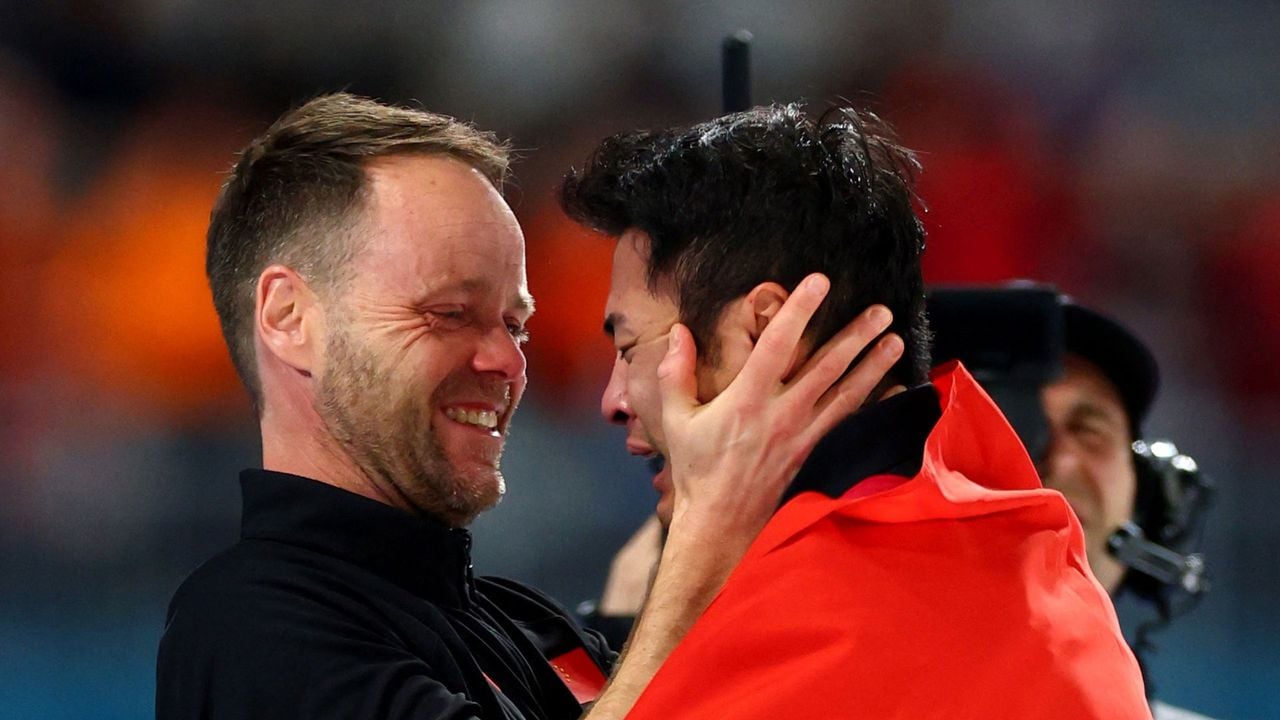 Johan de Wit met Zhongyan Ning - Reuters