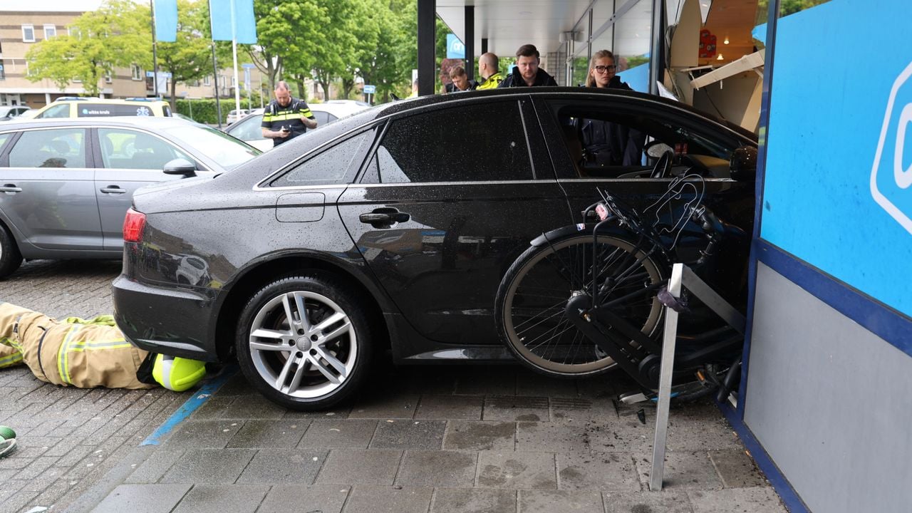 De auto in de supermarkt in Wateringen - Marofer