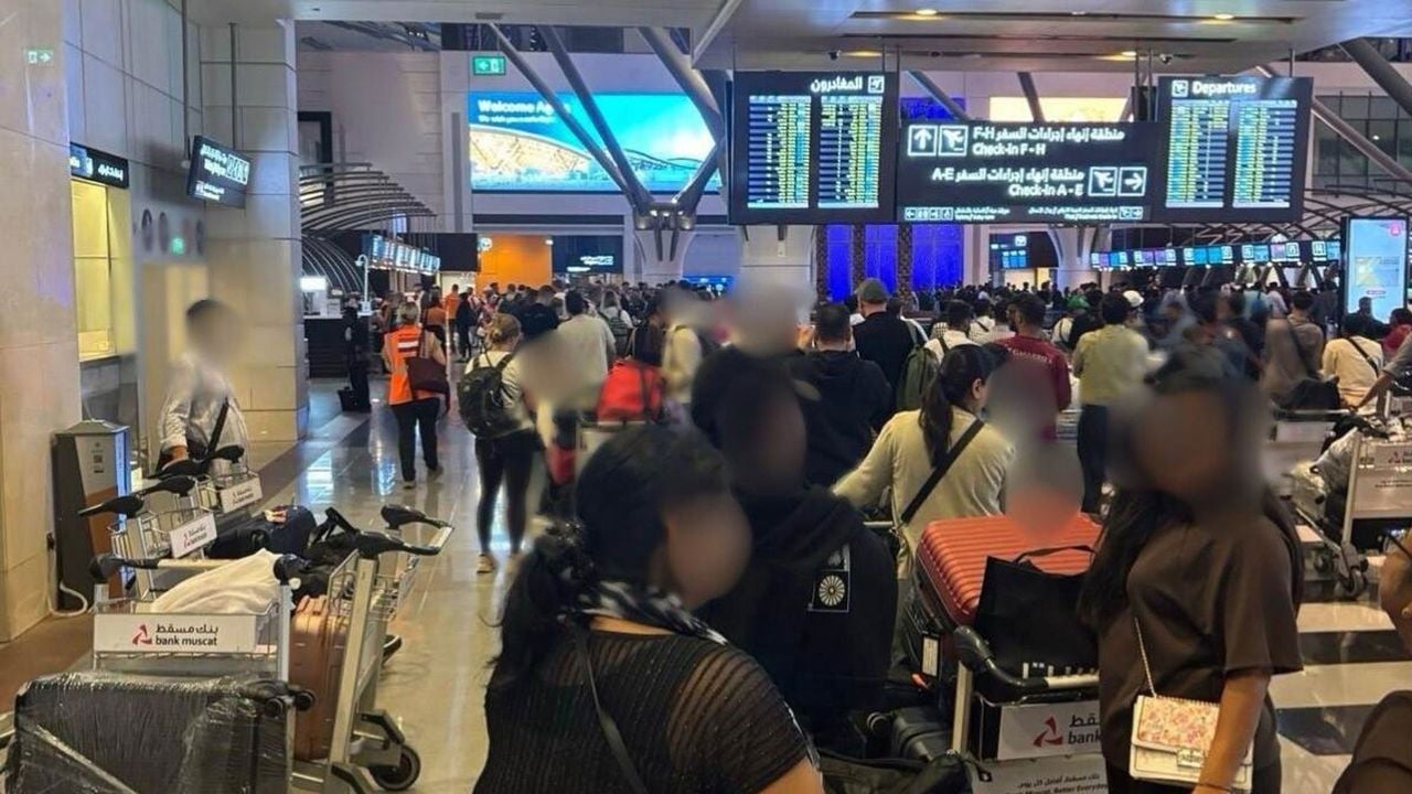 Nederlandse reizigers op het vliegveld in Hurghada - Rijksoverheid