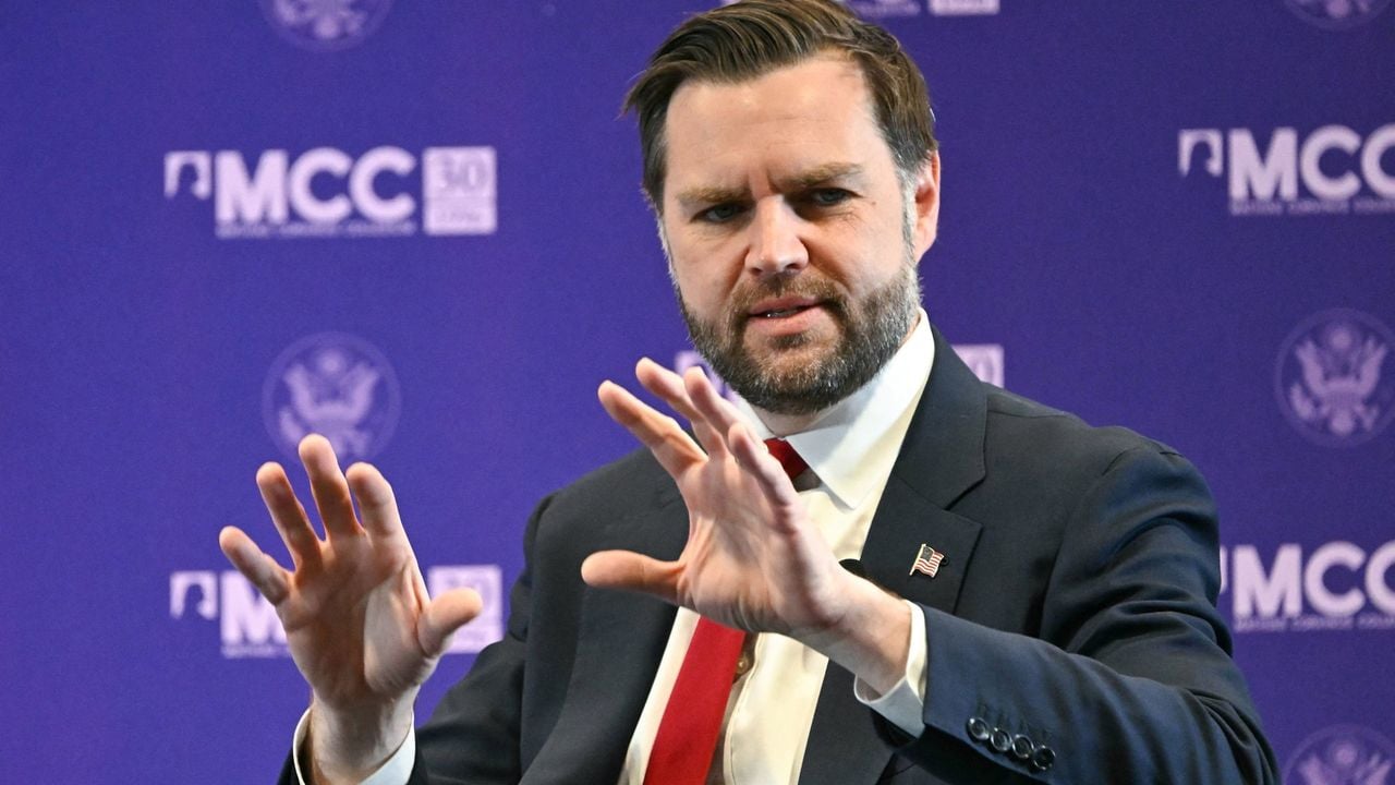 Vance deed zijn uitspraken in Hongarije, waar hij is om de verkiezingscampagne van premier Orbán te ondersteunen - AFP