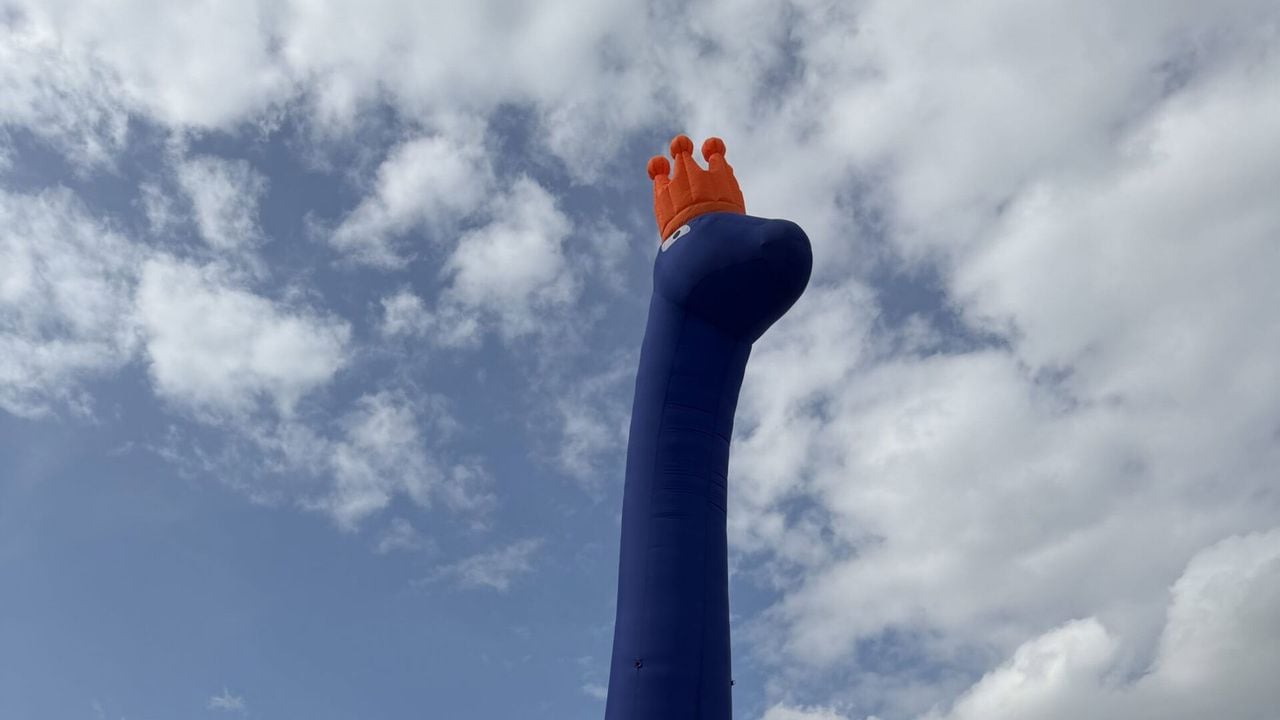 De opblaasbare dinosaurus - Republiek