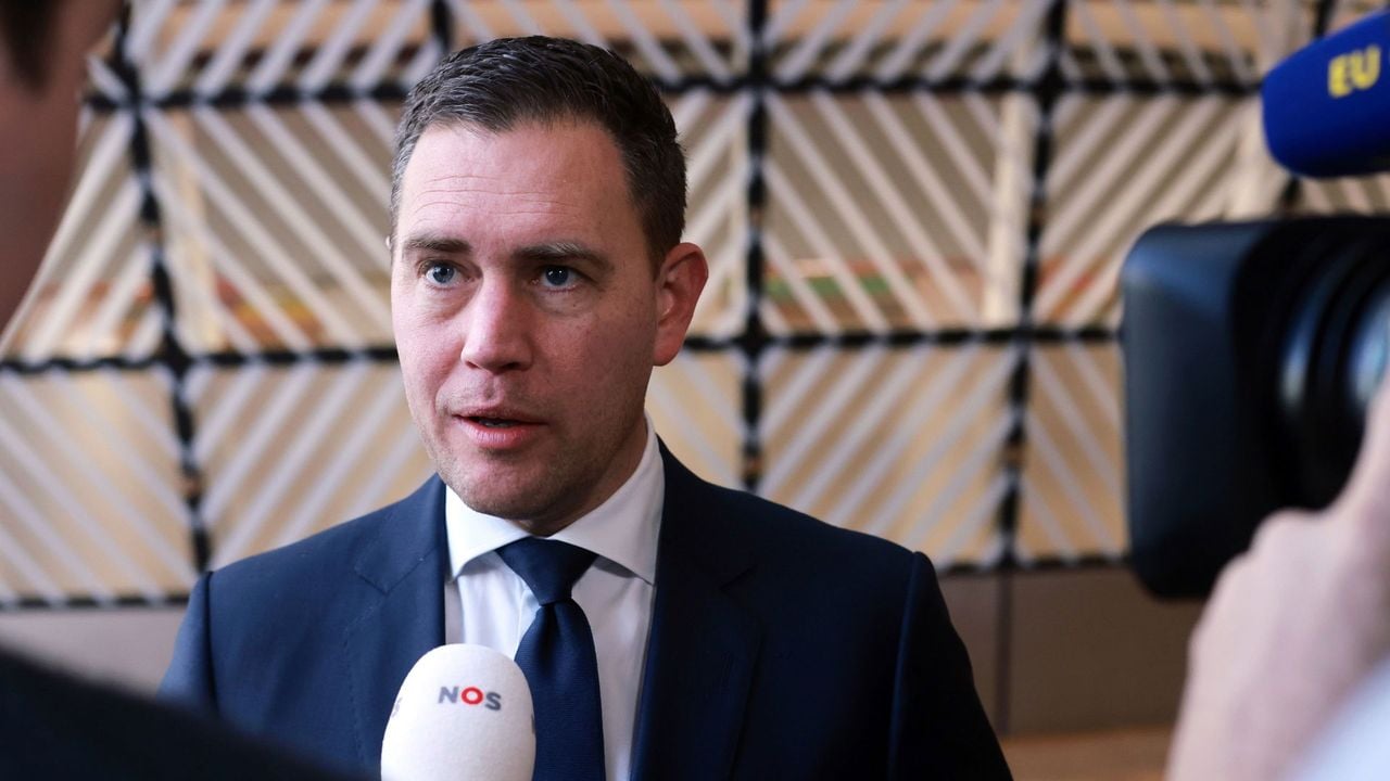 Minister Heinen van Financiën bij het overleg van vandaag in Brussel - EPA