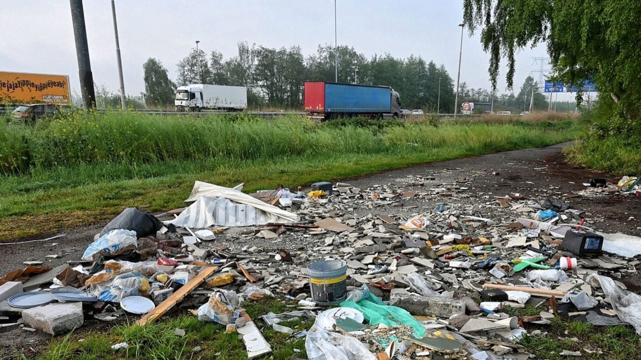 De troep langs de A65 - SQ Vision