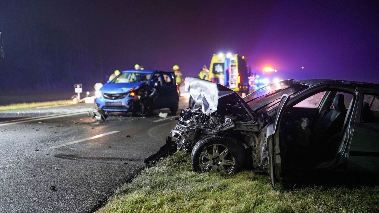 Bij Hoogkarspel gebeurde een zwaar ongeluk met drie auto's - RVP Media