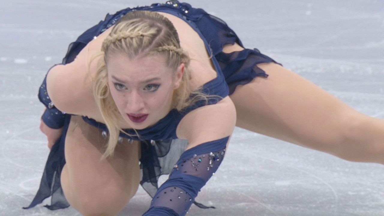 Amber Glenn beëindigt haar vrije kür op het ijs. - NOS