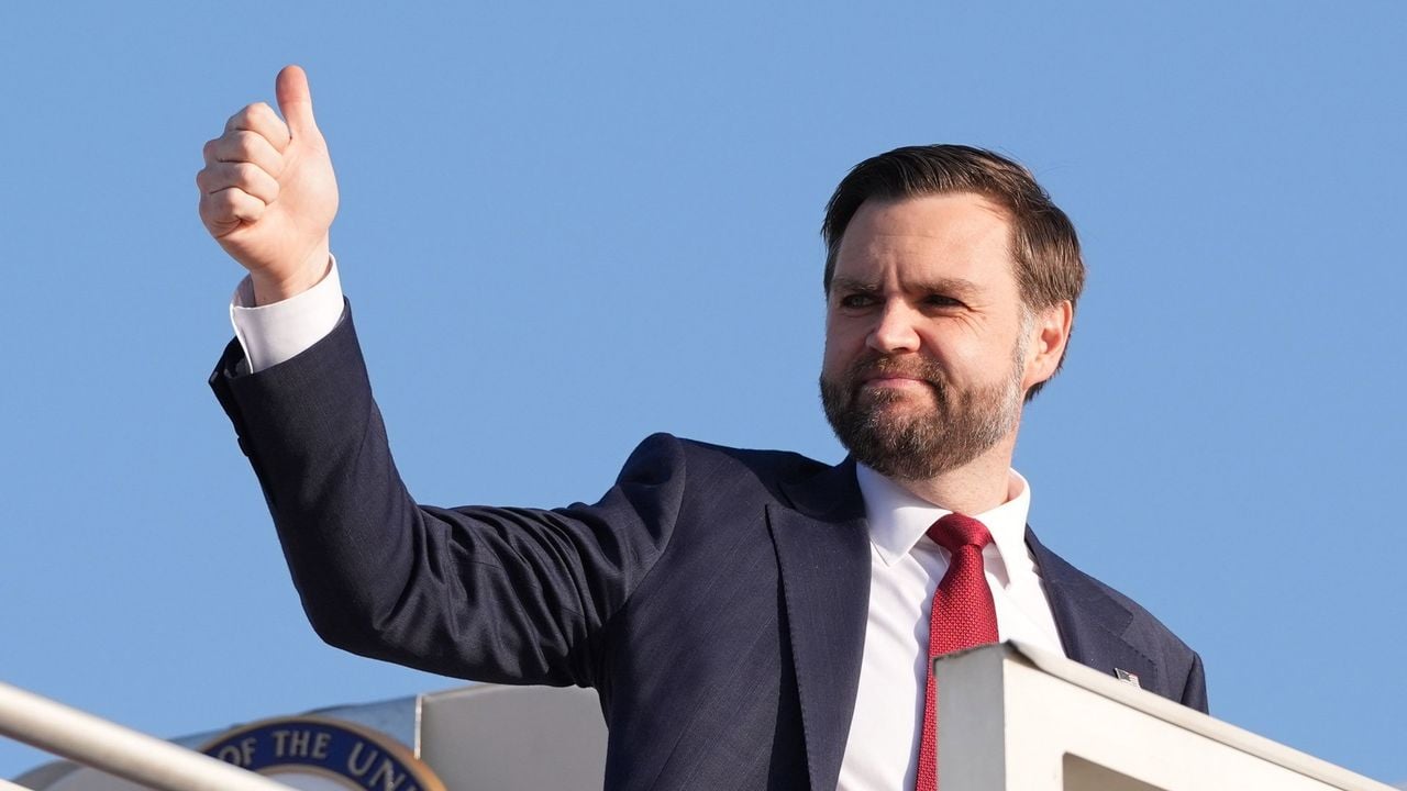 Vice-president Vance bij zijn vertrek uit Pakistan - AP