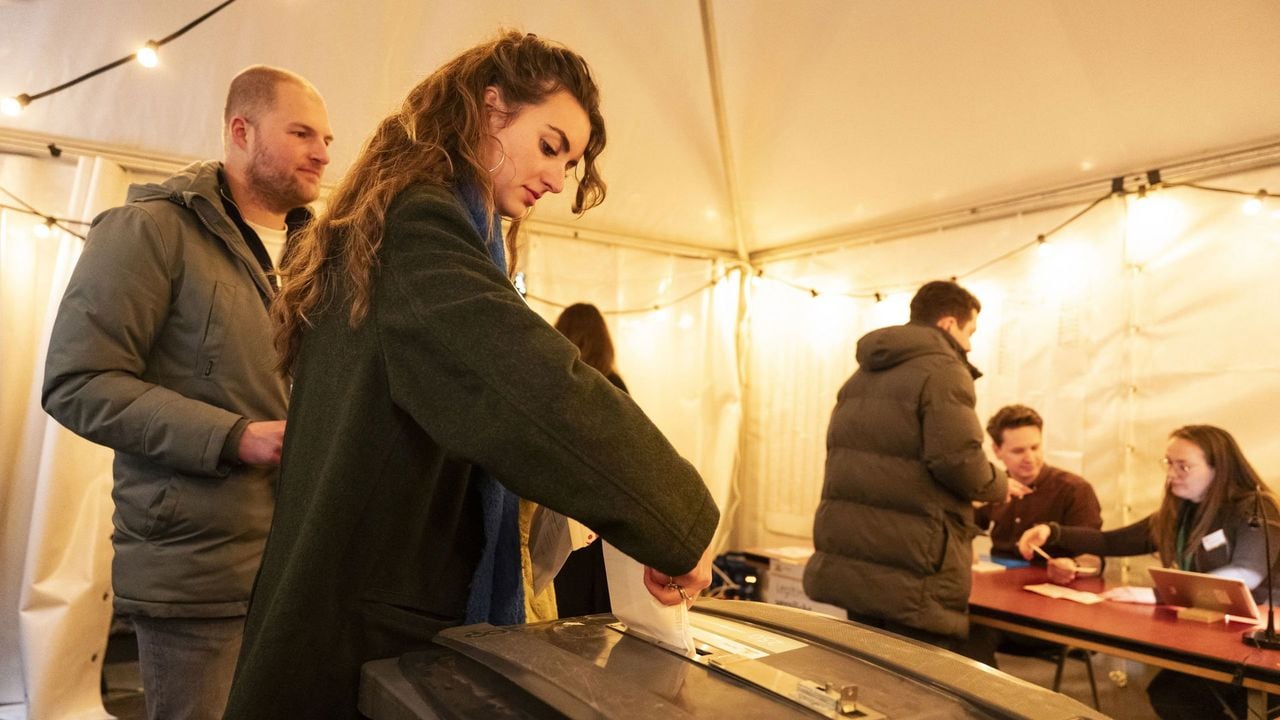 Nachtstemmen op de Grote Markt in Den Haag - ANP
