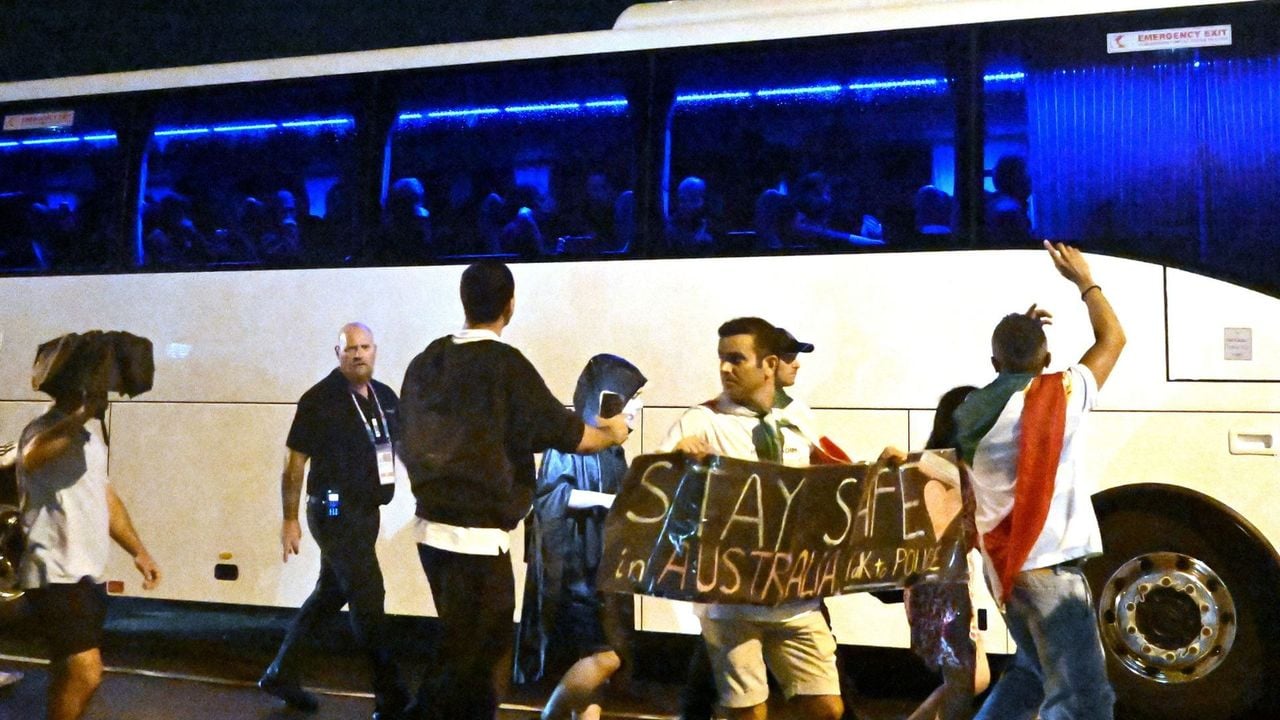Protest bij de spelersbus in Australië - EPA
