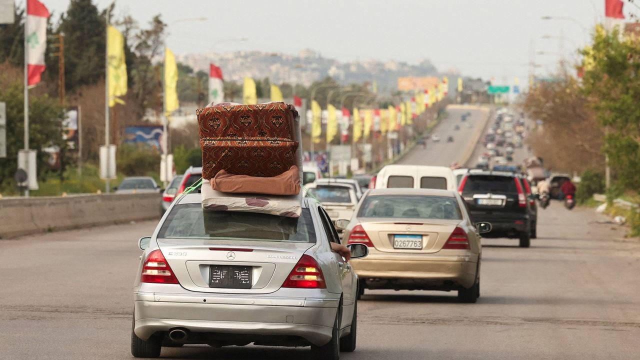 Ontheemde Libanezen keren terug naar hun huis - Reuters