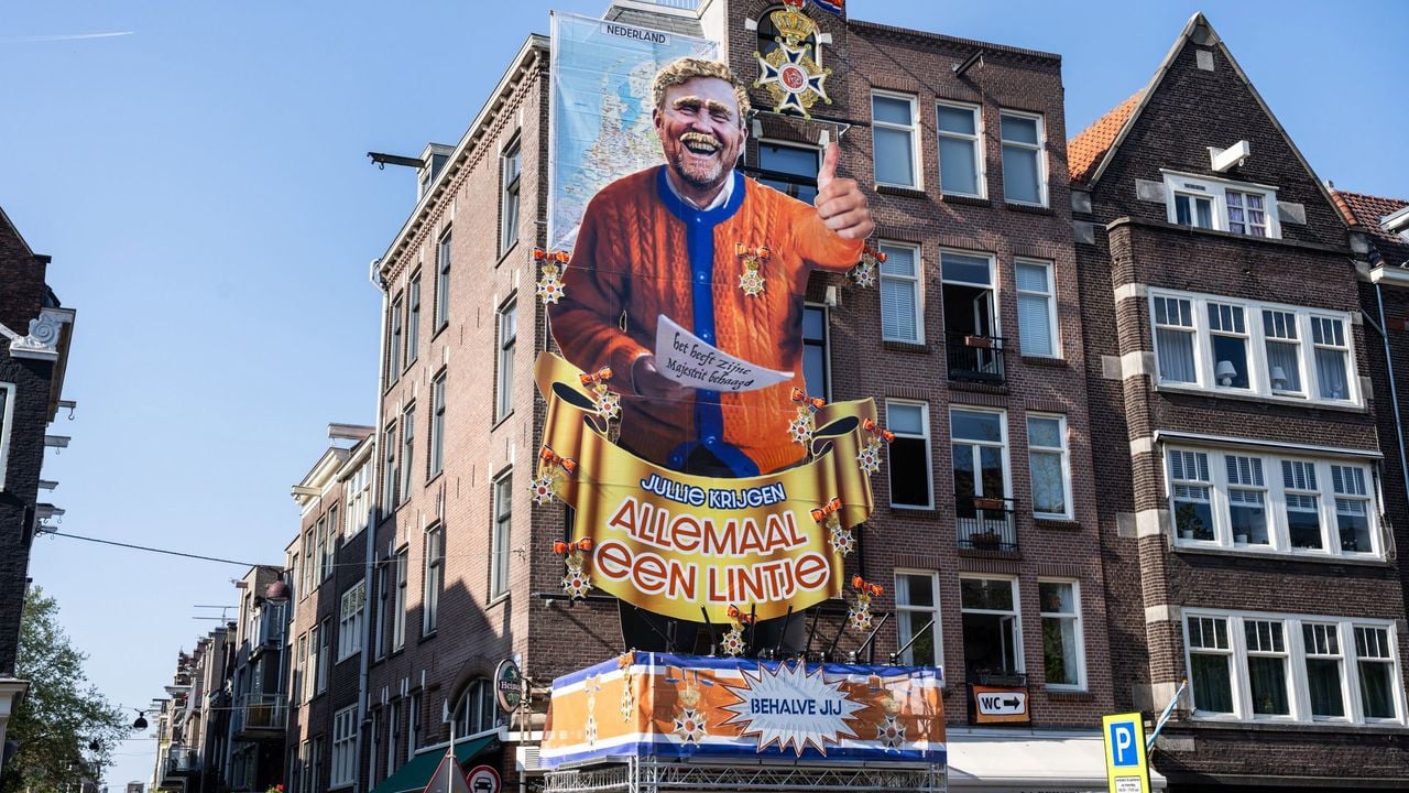 Koning Willem-Alexander als de leraar Duits uit Rundfunk: "Jullie krijgen allemaal een lintje. Behalve jij" (2025) - ANP