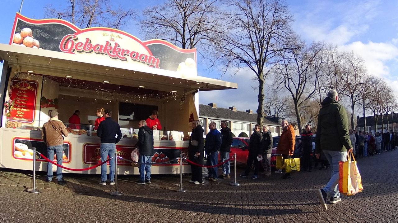 Oliebolliefhebbers in Breda - Paul Hermans / NOS Ooggetuige