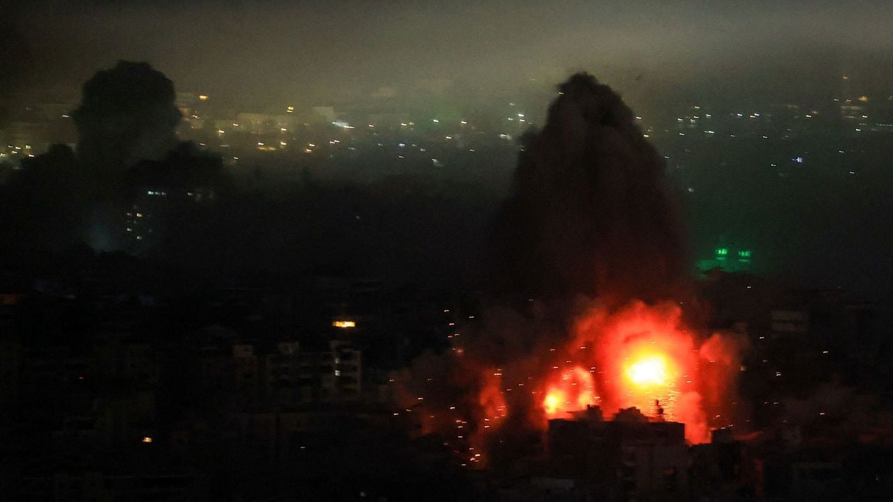 Een explosie in Beiroet - Reuters