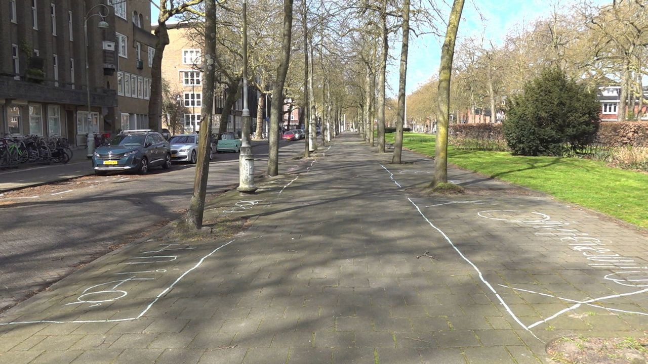 'Gereserveerde' plekken aan de Apollolaan in Amsterdam - AT5