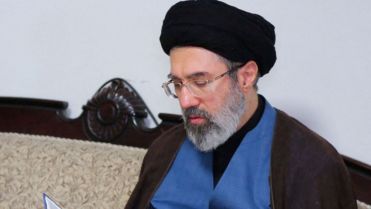 Mojtaba Khamenei op een foto uit 2024 - Reuters