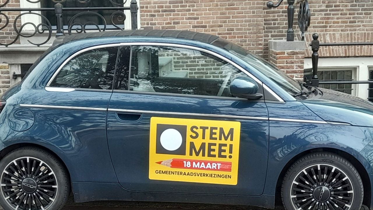 In deze auto promoot de burgemeester de verkiezingen - Rijnmond