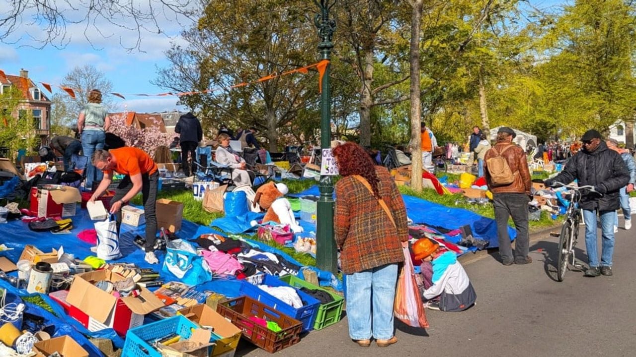 De vervroegde koningsdagmarkt in Alkmaar - Streekstad Centraal