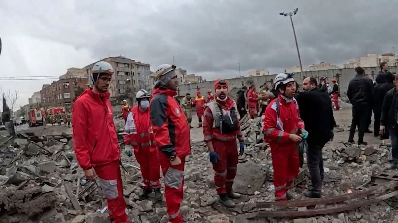 Ter illustratie, medewerkers van het Iraanse Rode Halve Maan. - Reuters