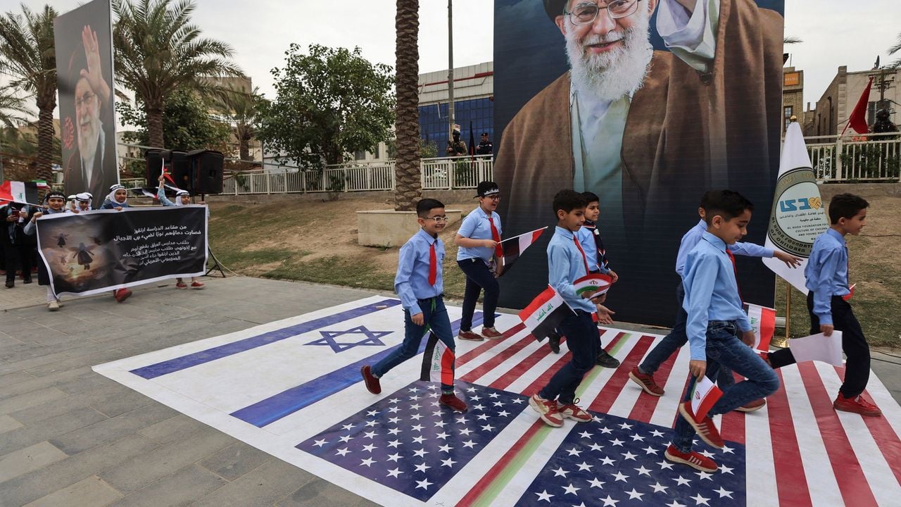 Schoolkinderen bij een pro-Iraanse demonstratie in Bagdad vorige maand - AFP