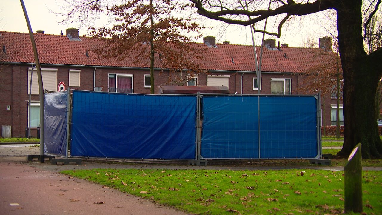 Flinke schade bij het gasstation (foto: Raymond Merkx).
