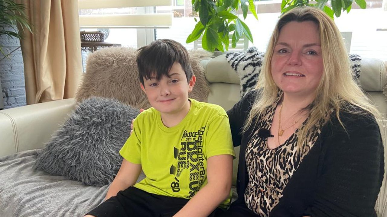 Freya samen met haar zoon Dragan (foto: Erik Peeters).