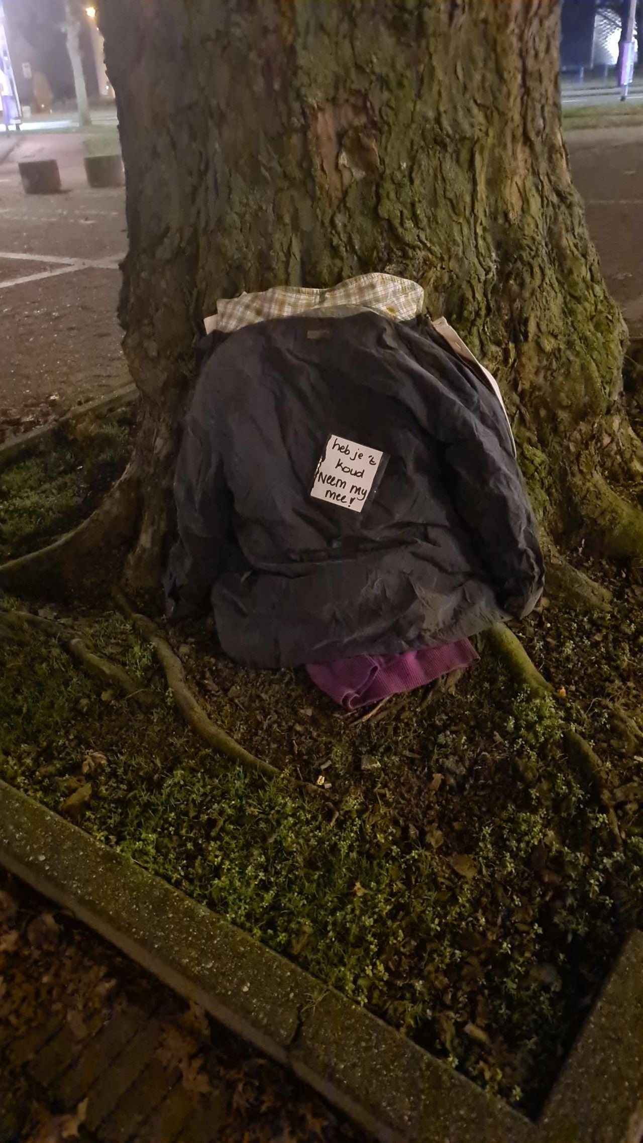 Heb je het koud? Neem dan gerust de jas mee (privéfoto).