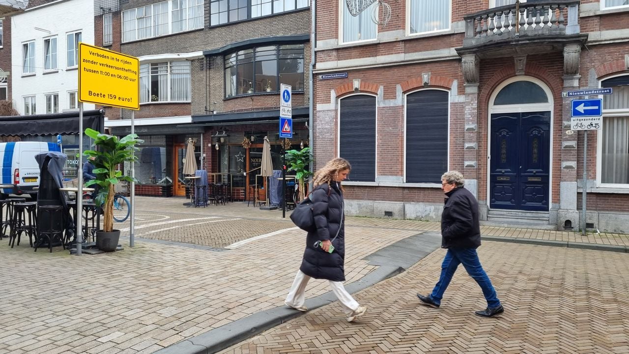 De Nieuwlandstraat vanuit de Korte Tuinstraat (foto: Collin Beijk).