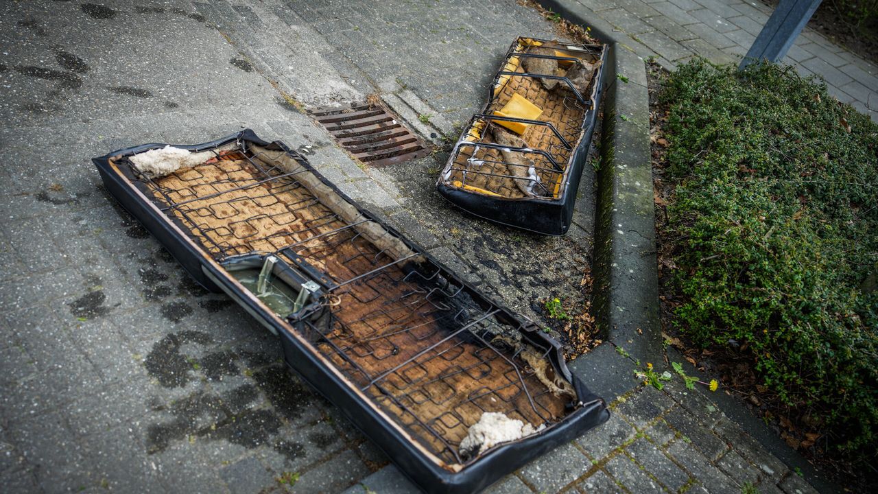 De achterbank heeft flinke schade (foto: SQ Vision).