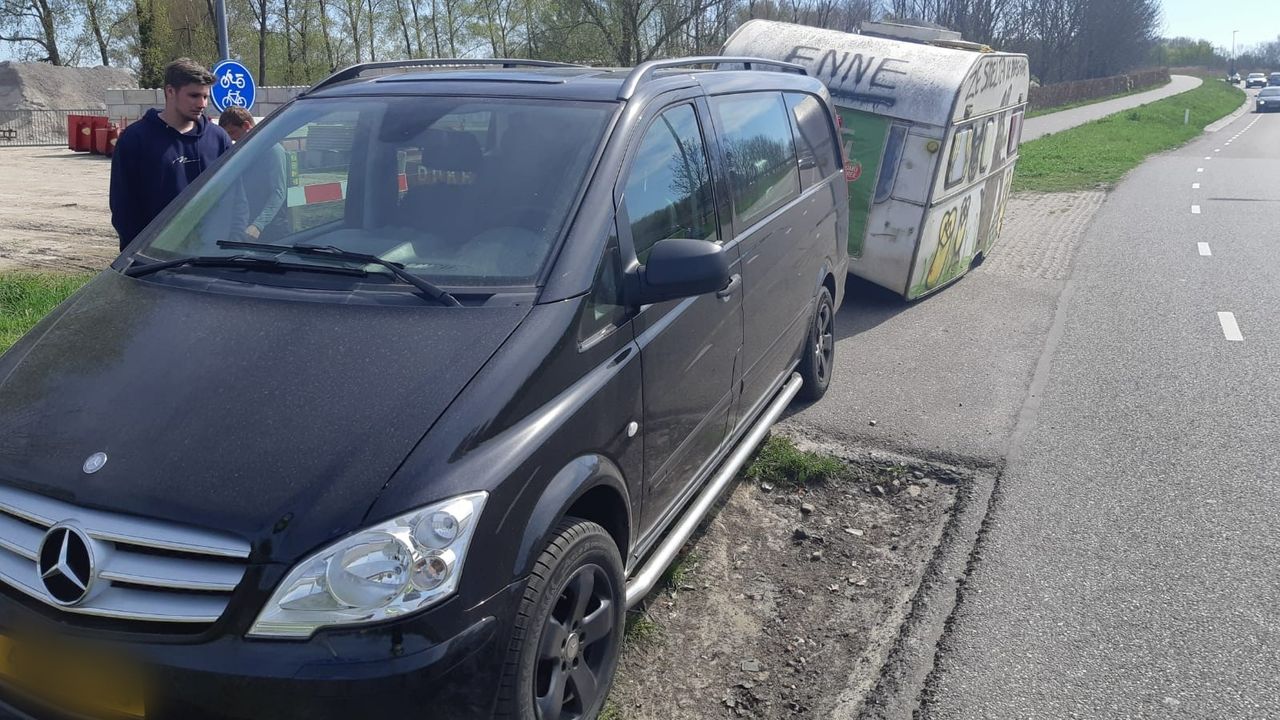 De traditionele verkeerscontrole na Paaspop is net als het festival terug van weggeweest (foto: Eva de Schipper).