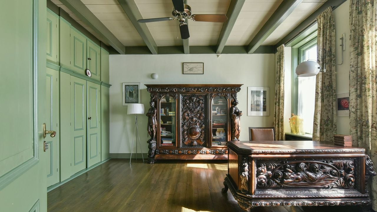 De meubels in het huis zijn antiek (foto: De Landerije).