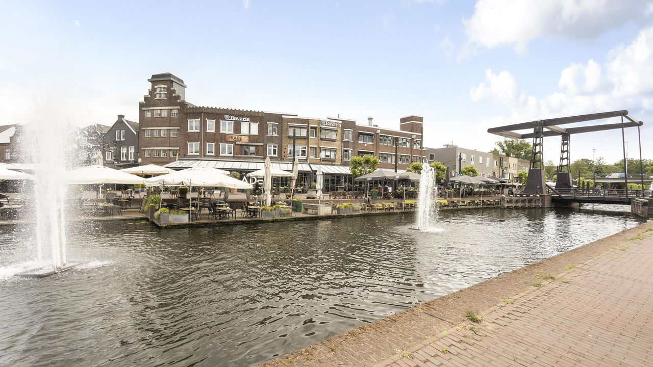 Recht voor de deur bij het Havenplein (foto: vb&t Makelaars).